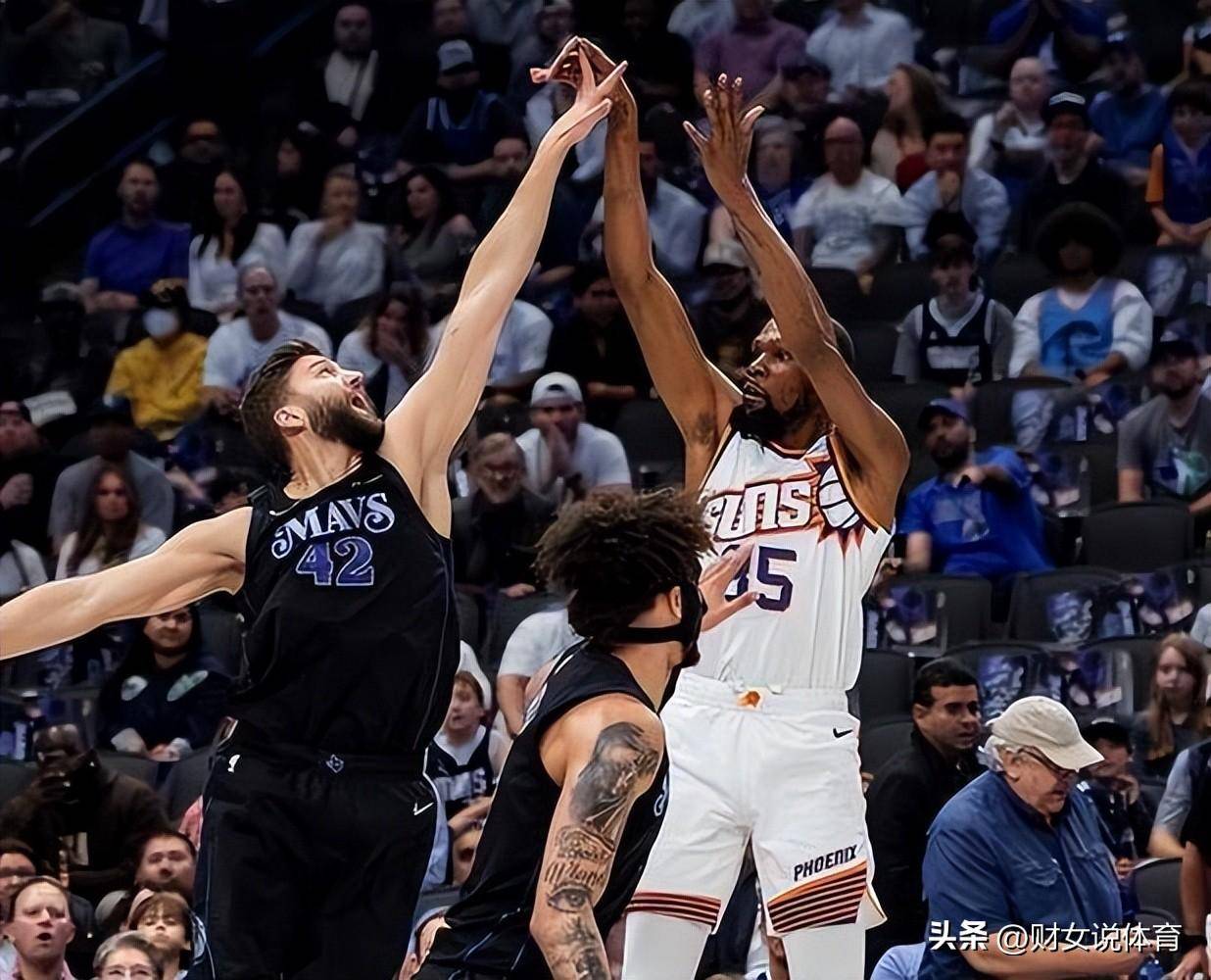 jinnianhui包含重磅！成都蓉城迎欧超杯关键赛今晚法兰克福备战CBA常规赛，达拉斯独行侠国际比赛日回应争议的词条